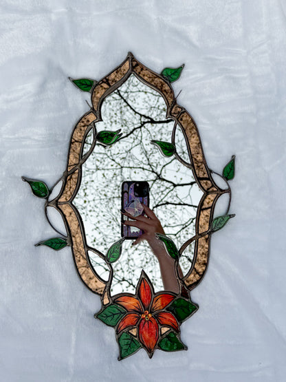 The Queens Mirror