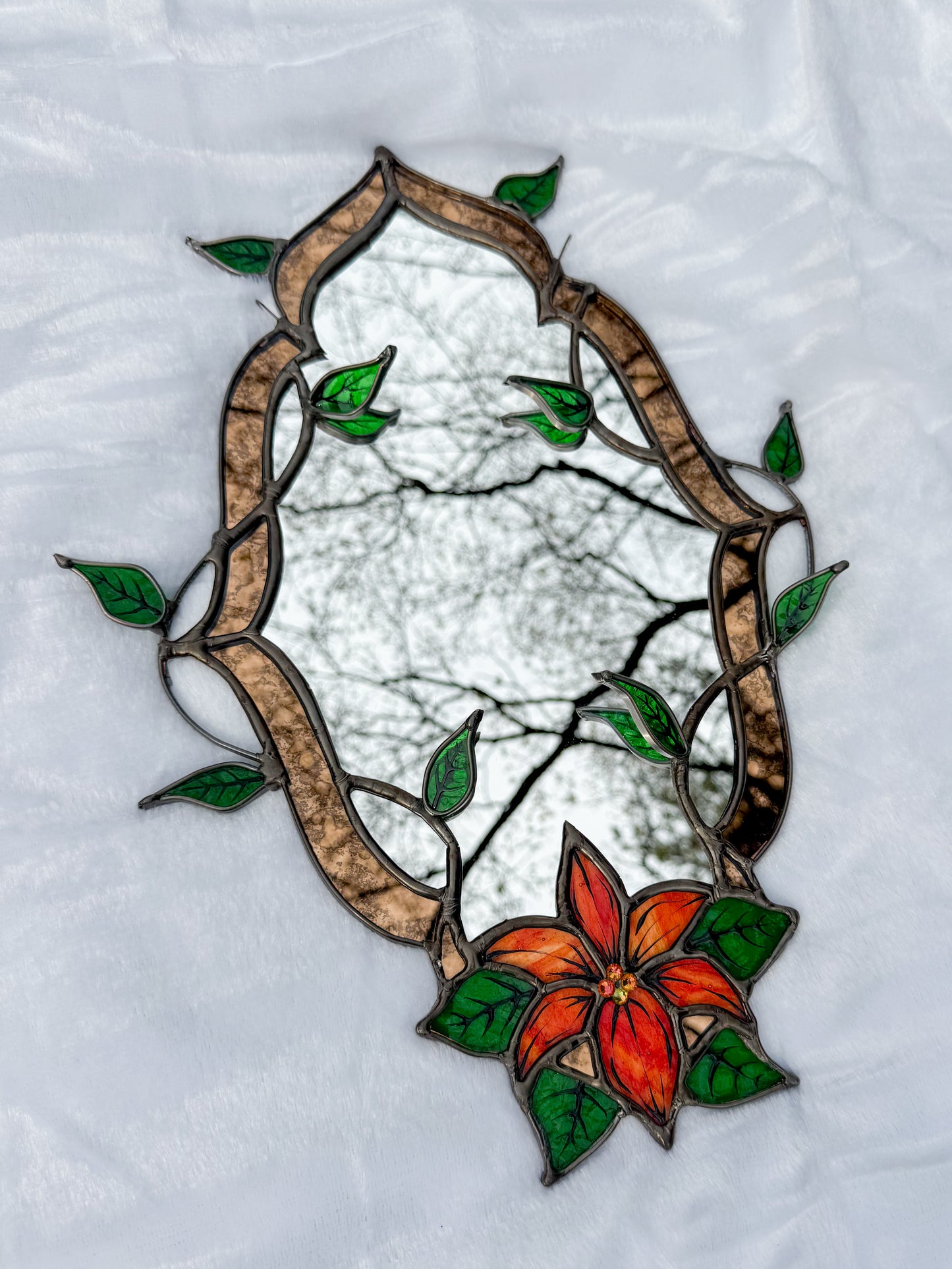 The Queens Mirror